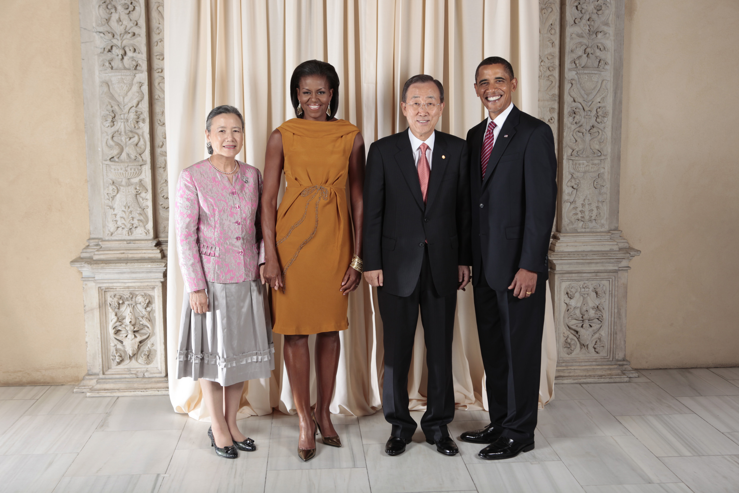 Ban Ki-moon with Obamas
