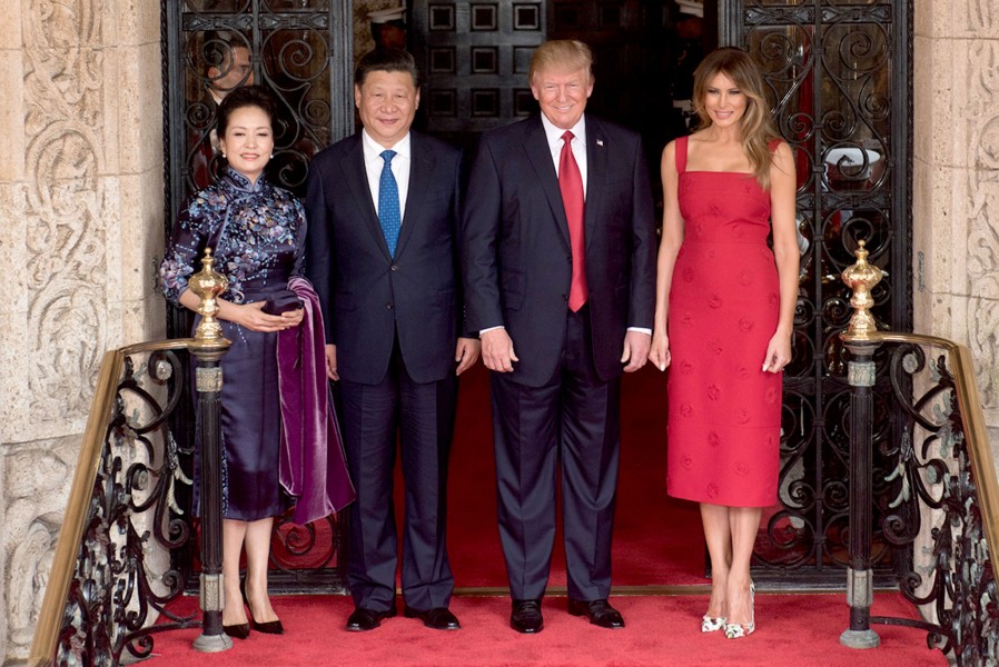 Peng Liyuan, Xi Jingping, Donald Trump and Melania Trump at the entrance of Mar-a-Lago, April 2017