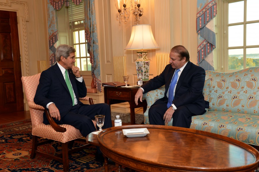 Secretary Kerry Meets With Pakistani Prime Minister Sharif (10404425723)