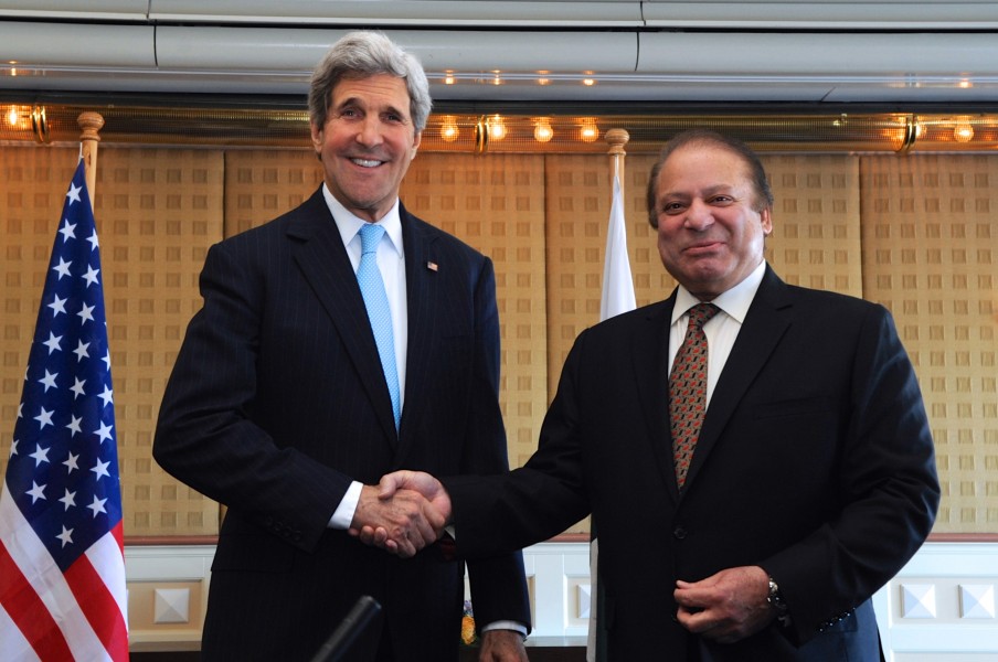 Secretary Kerry Shakes Hands With Pakistani Prime Minister Sharif in The Hague (13382248423)