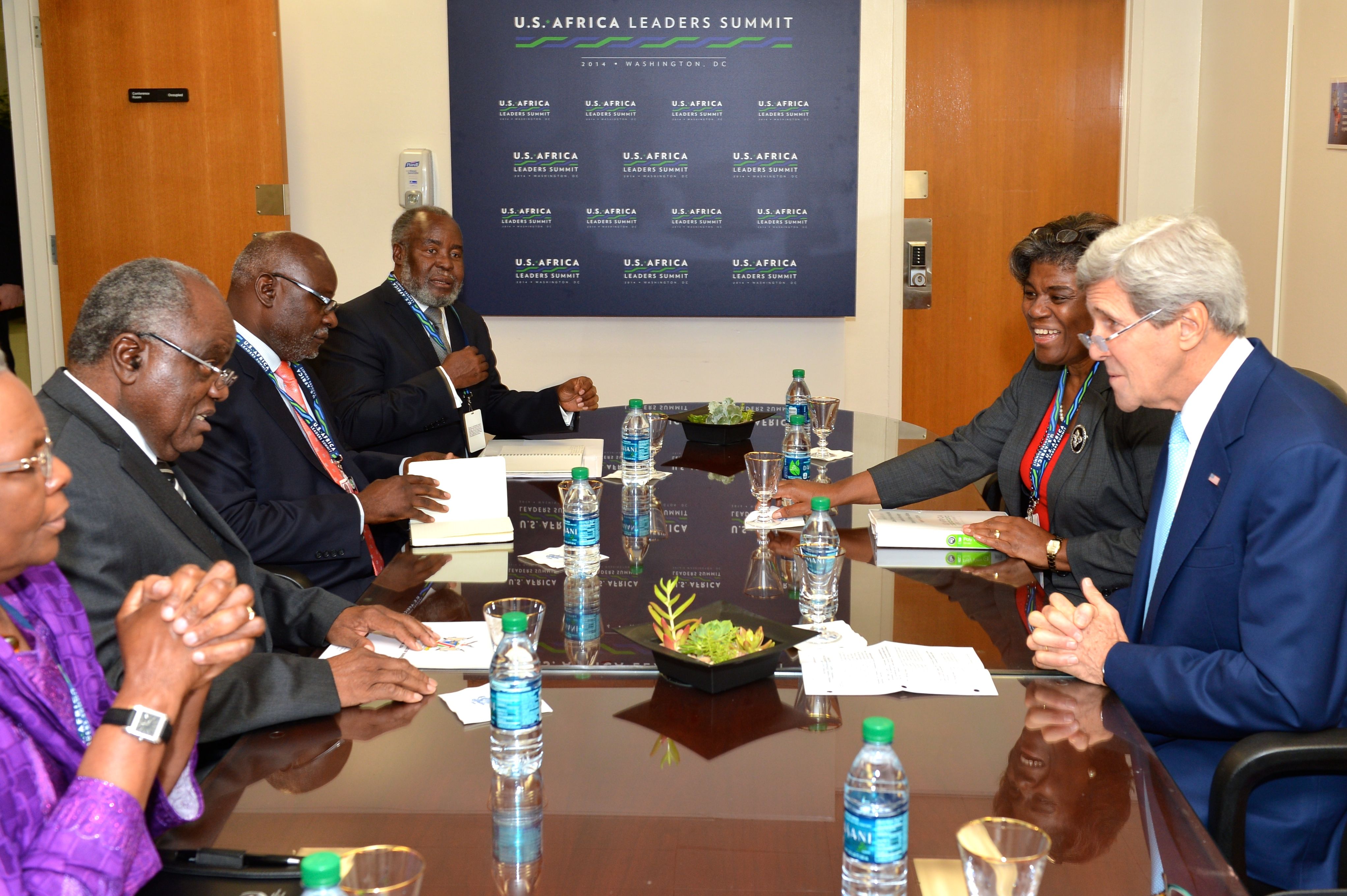 Secretary Kerry meets with President Pohamba 2014