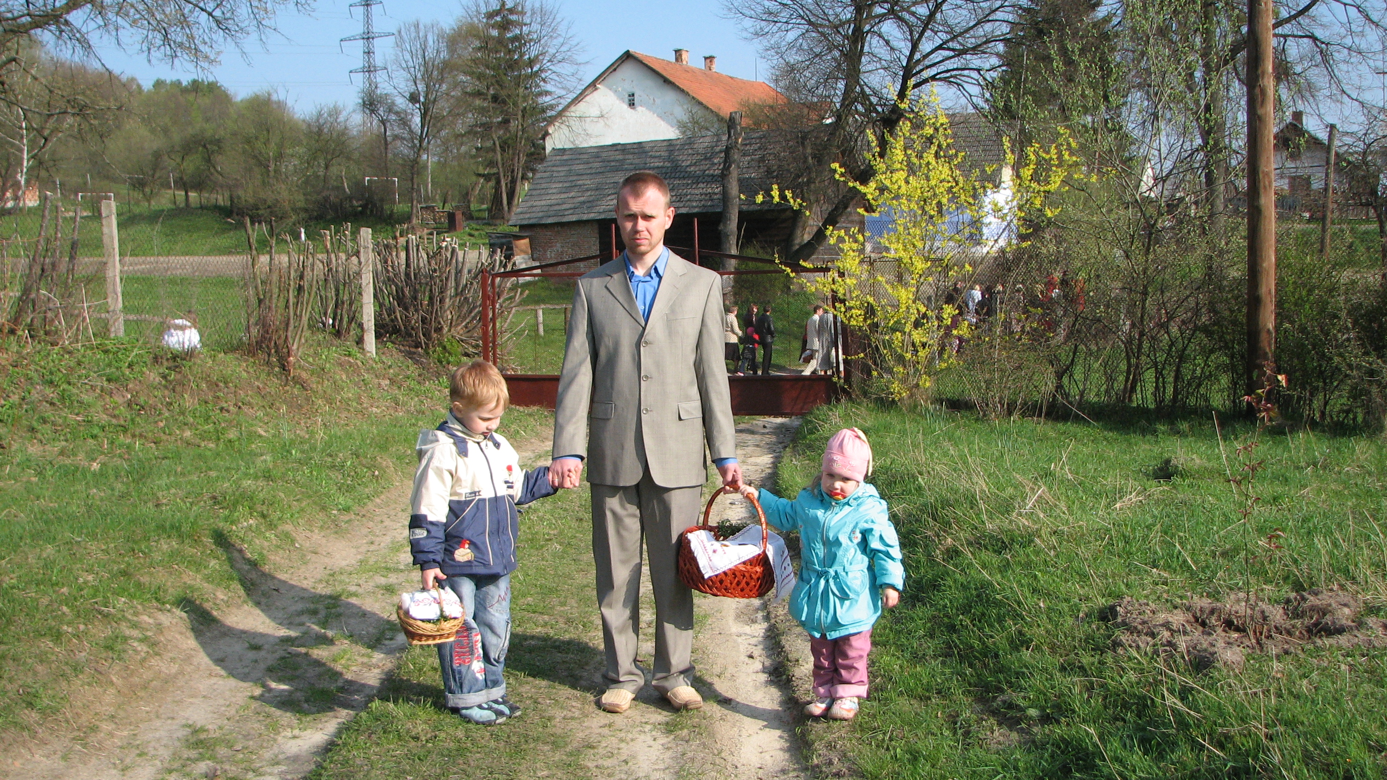 a father with his small children on Easter