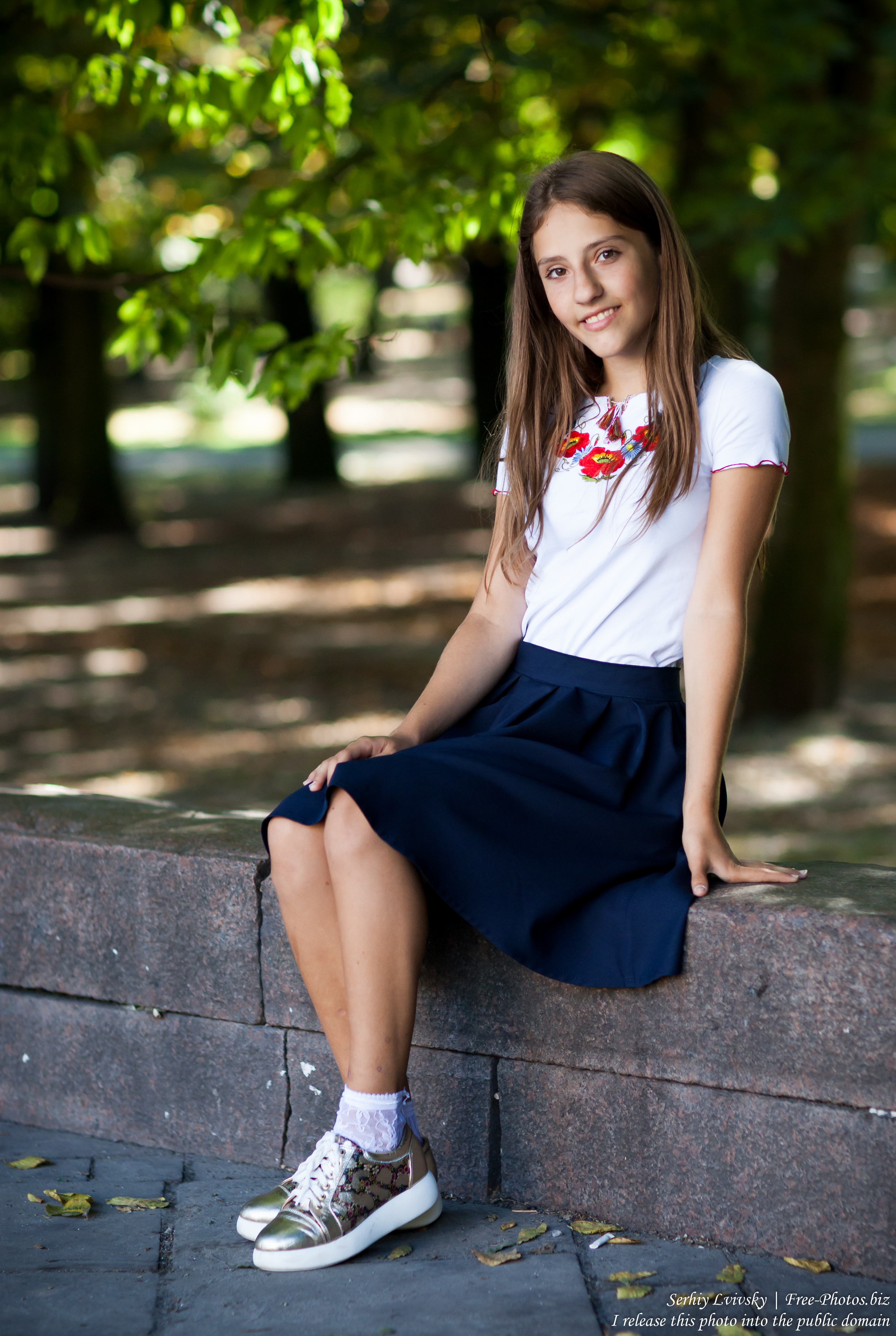 a brunette schoolgirl photographed in September 2016, picture 3