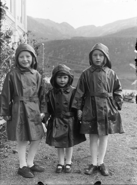 Children in rain coats, ca. 1920. (4597740005)