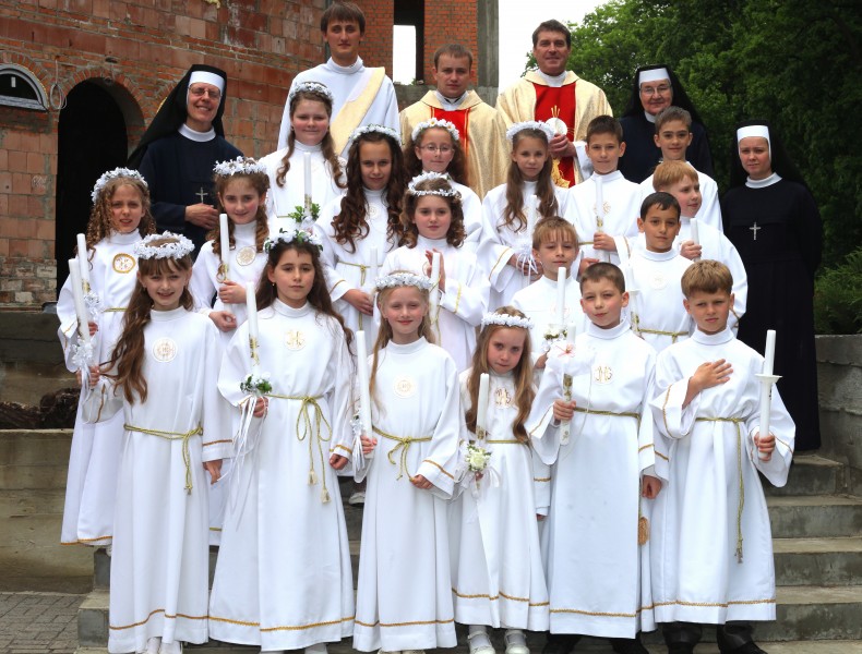 the first Holy Communion for children in May 2013, picture 4 out of 5