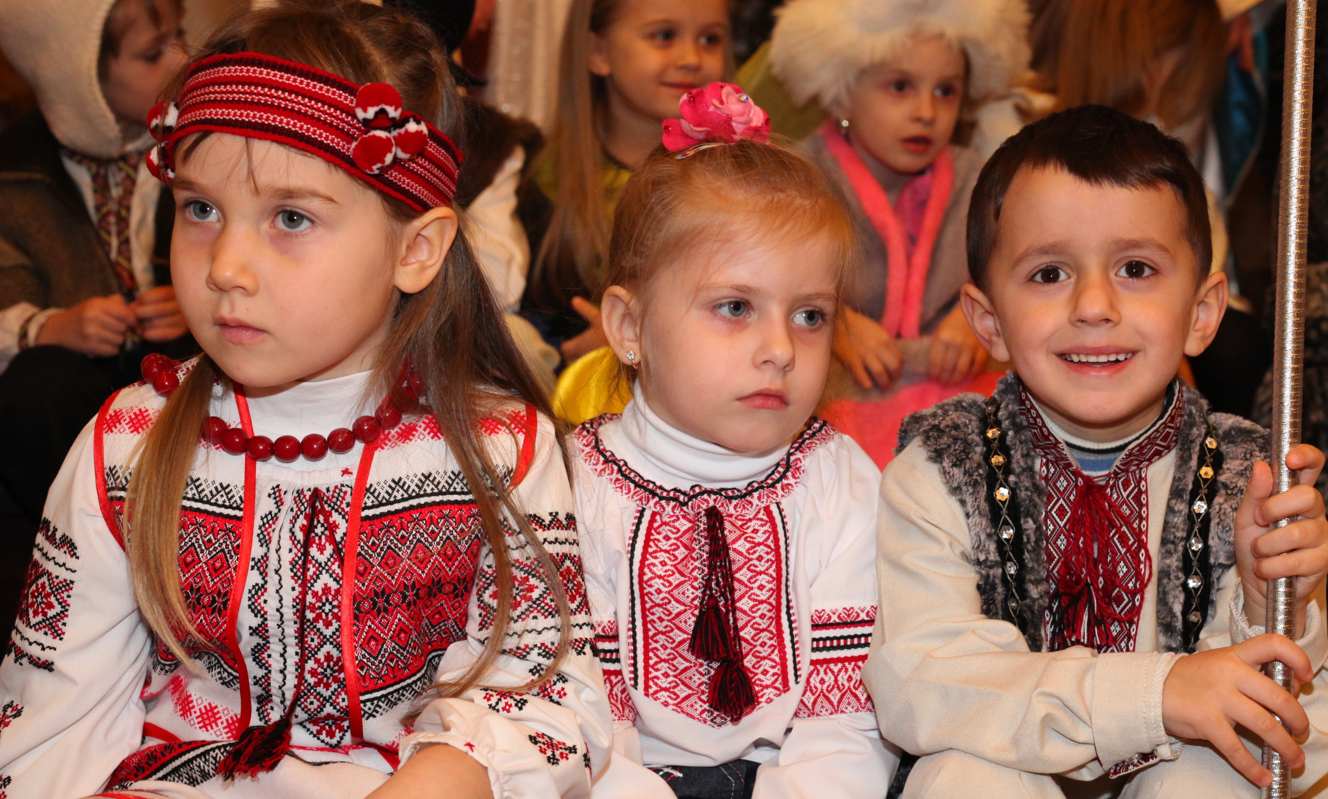 children in a Catholic kindergarten during the Christmas performance, photo 16