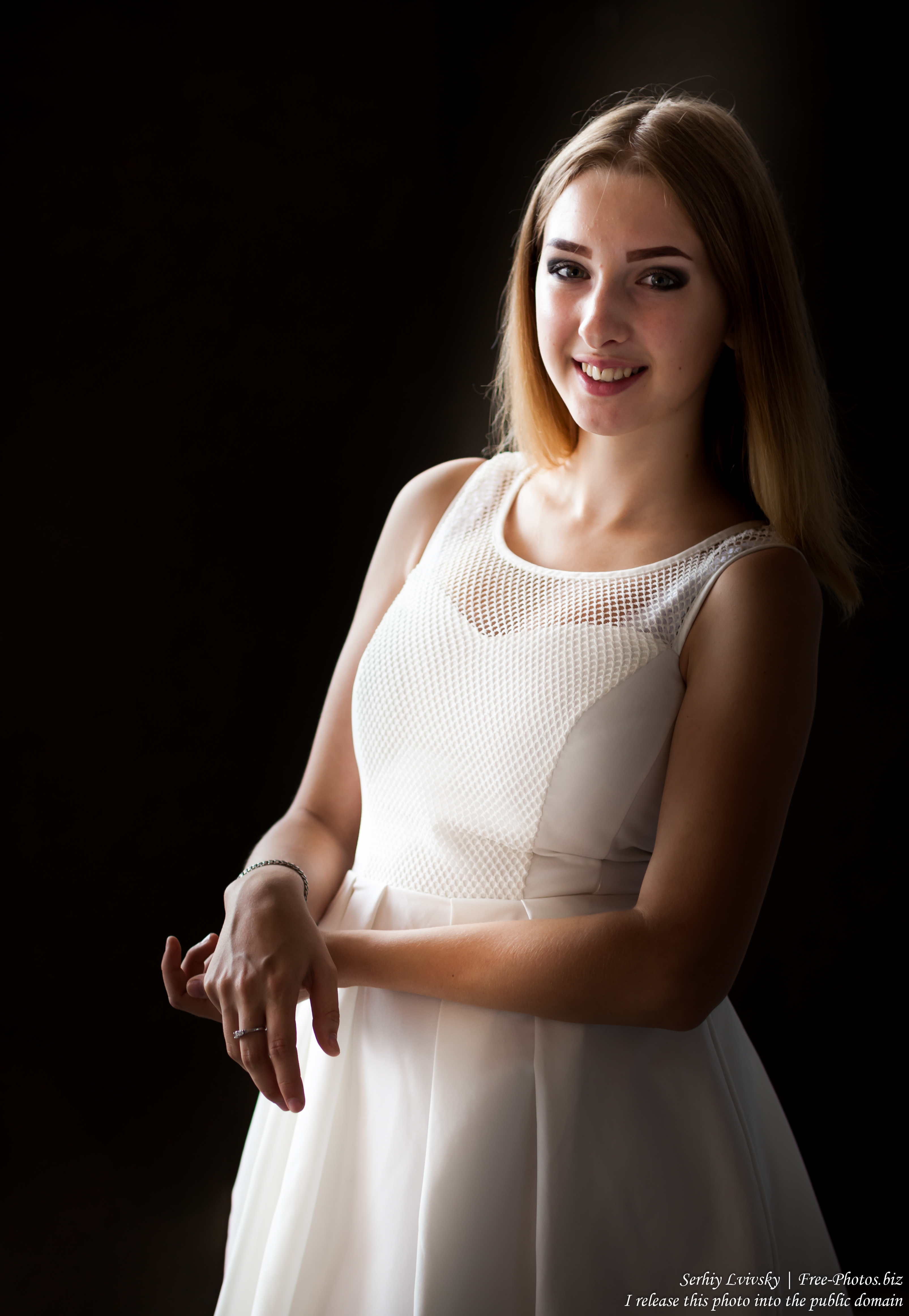 a 15-year-old natural blonde girl photographed in August 2016 by Serhiy Lvivsky, picture 1