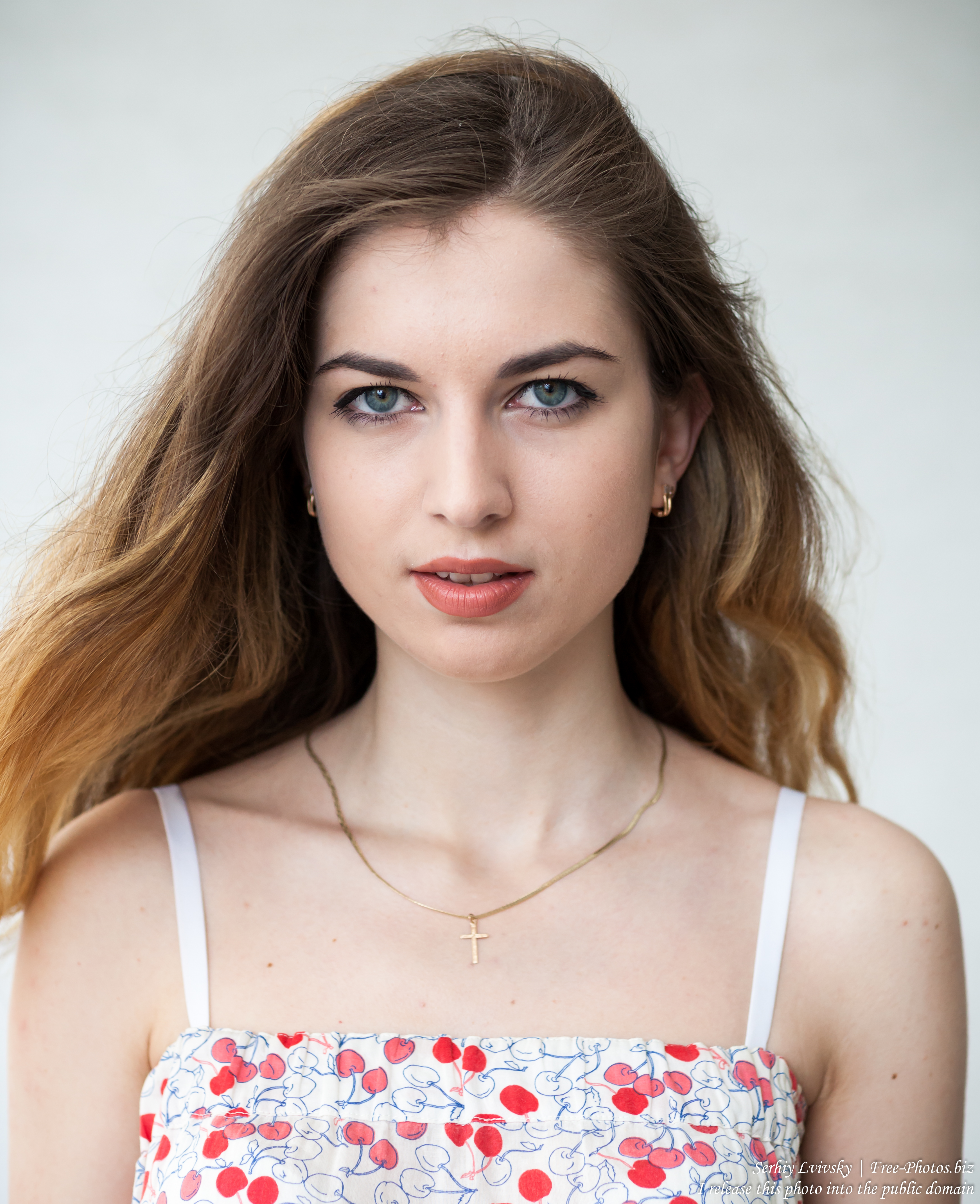 Julia - a 19-year-old girl photographed in May 2017 by Serhiy Lvivsky, picture 1