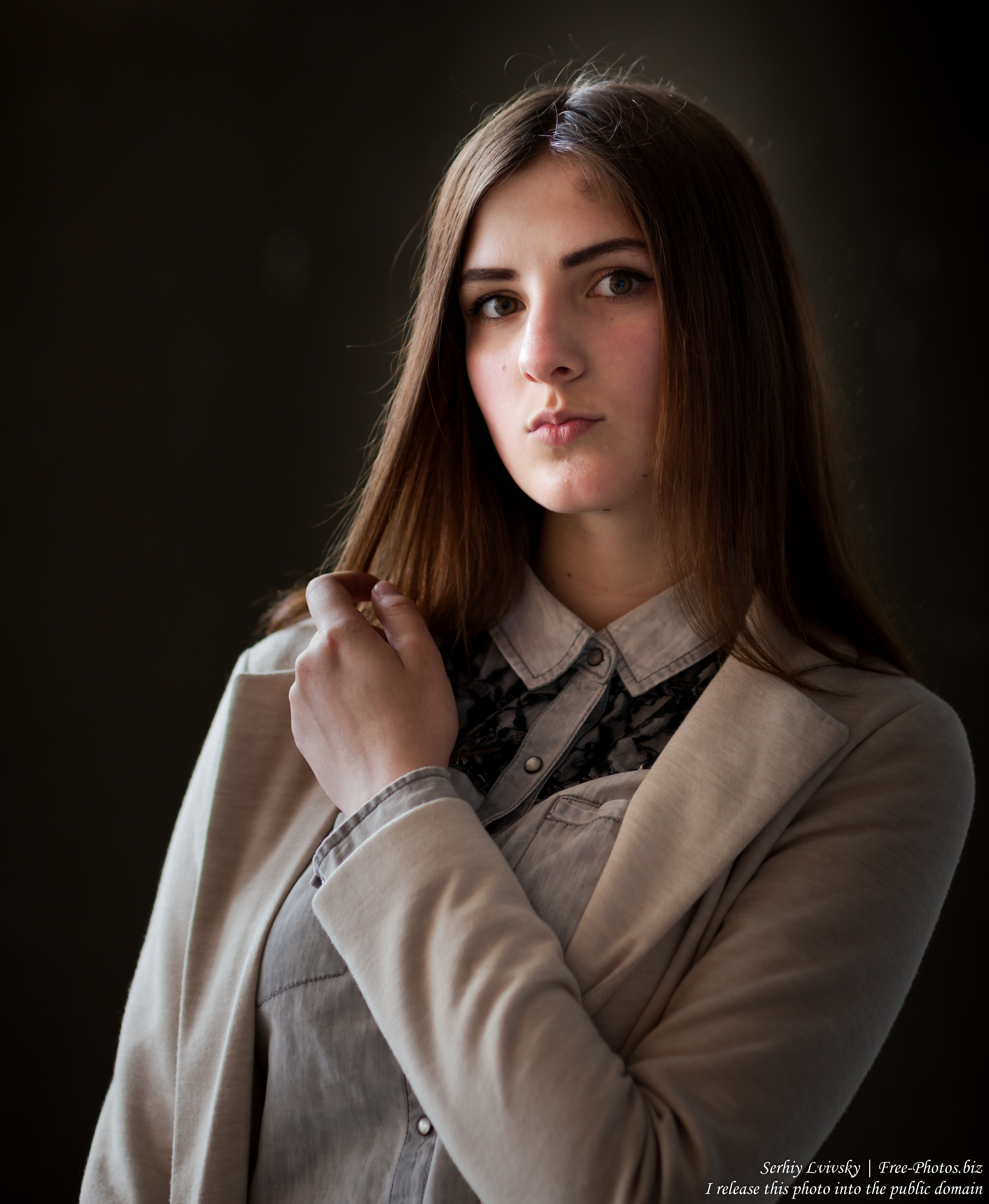 Klava - a 15-year-old brunette girl photographed in May 2017 by Serhiy Lvivsky, picture 2
