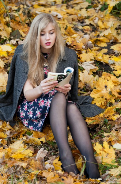a seventeen-year-old natural blond girl with blue eyes photographed by Serhiy Lvivsky in October 2015, picture 7