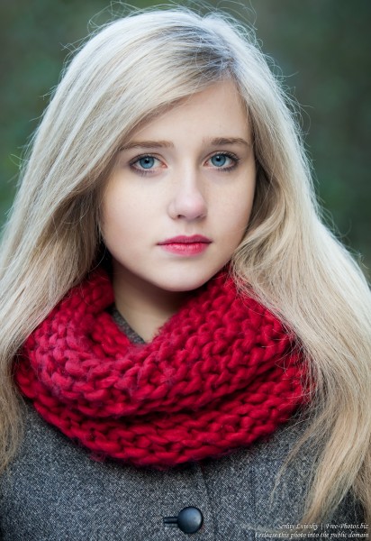 a seventeen-year-old natural blond girl with blue eyes photographed by Serhiy Lvivsky in October 2015, picture 13
