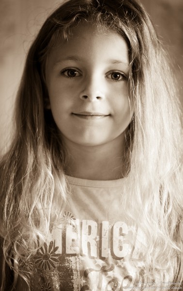 a blond child girl photographed in August 2015 by Serhiy Lvivsky, picture 4