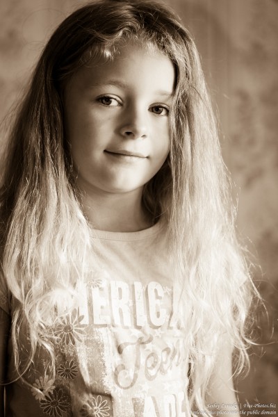 a blond child girl photographed in August 2015 by Serhiy Lvivsky, picture 6