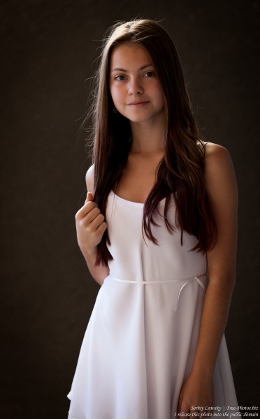 a brunette 15-year-old girl photographed in July 2015, picture 7