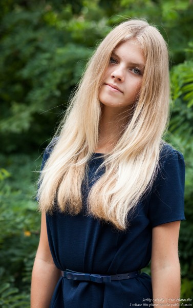 a preteen natural blond girl photographed in August 2016 by Serhiy Lvivsky, picture 9