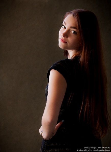 an 18-year-old girl photographed by Serhiy Lvivsky in October 2015, picture 12