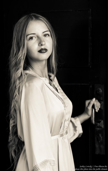 Ania - a 14-year-old natural blonde girl photographed by Serhiy Lvivsky in August 2017, picture 22