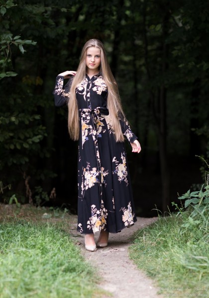 Diana - an 18-year-old natural blonde girl photographed in August 2020 by Serhiy Lvivsky, picture 37