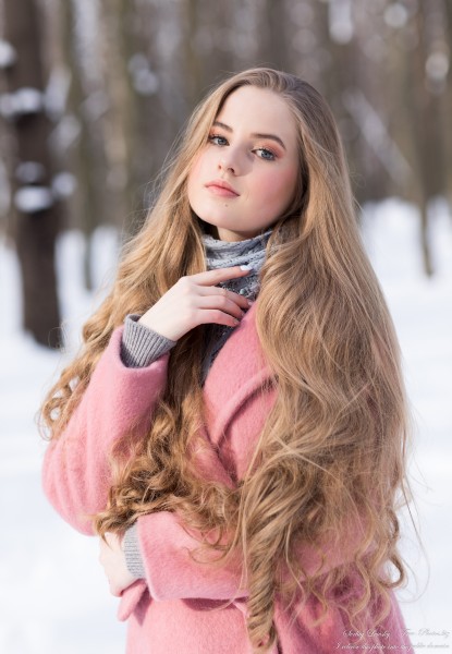 Diana - an 18-year-old natural blonde girl photographed in February 2021 by Serhiy Lvivsky, picture 5