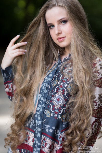 Diana - an 18-year-old natural blonde girl photographed by Serhiy Lvivsky in July 2020, picture 26