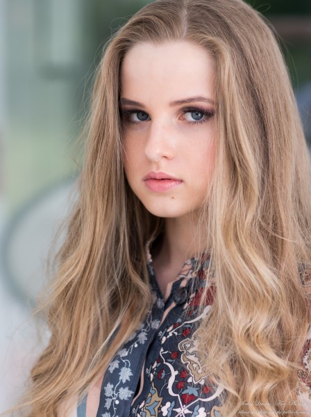 Diana - an 18-year-old natural blonde girl photographed by Serhiy Lvivsky in July 2020, picture 29