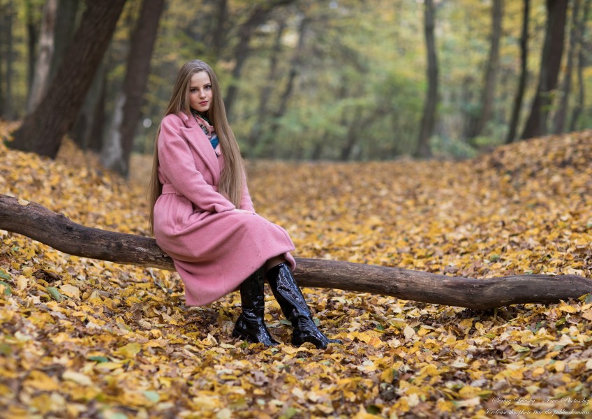 Diana  - an 18-year-old natural blonde girl photographed in October 2020 by Serhiy Lvivsky, picture 31