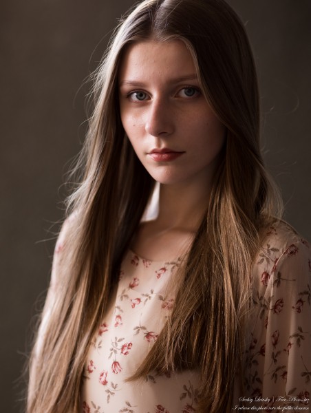 Inna - an 18-year-old natural fair-haired girl photographed in July 2020 by Serhiy Lvivsky, picture 6