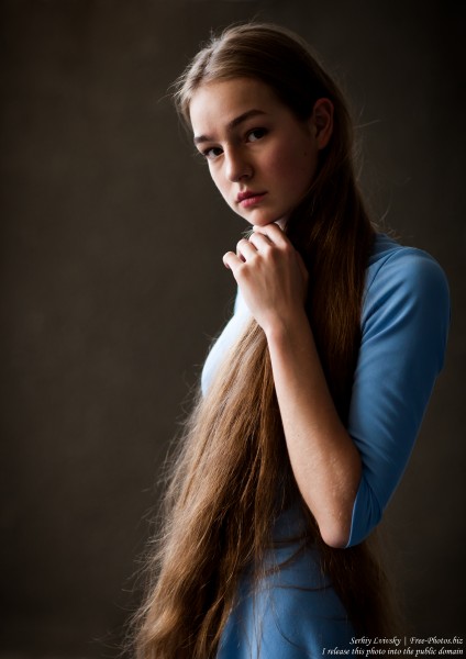 Justyna - a 16-year-old fair-haired girl photographed in June 2018 by Serhiy Lvivsky, picture 9