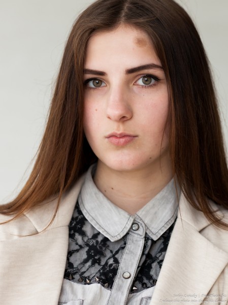 Klava - a 15-year-old brunette girl photographed in May 2017 by Serhiy Lvivsky, picture 1