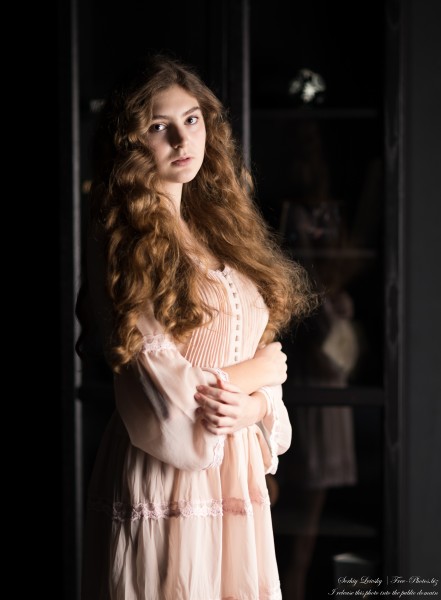 Kornelia - a 15-year-old girl with curly hair photographed in March 2023 by Serhiy Lvivsky, picture 9