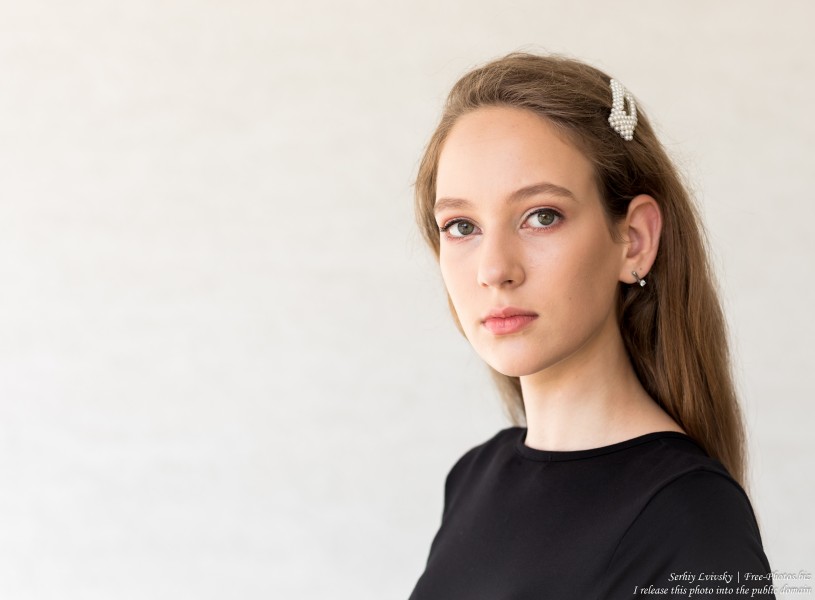Nastia - a 16-year-old girl with natural fair hair photographed in June 2019 by Serhiy Lvivsky, picture 1