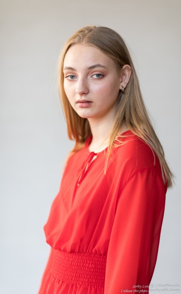 Nastia - a 16-year-old natural blonde girl photographed in September 2019 by Serhiy Lvivsky, picture 1
