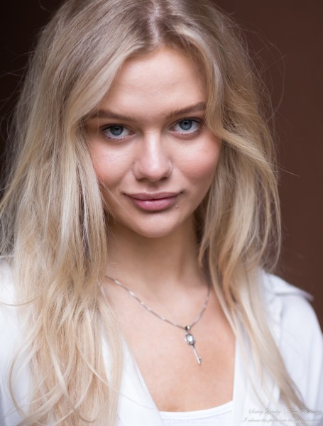 Oksana - a natural blonde 19-year-old girl photographed in July 2021 by Serhiy Lvivsky, picture 19