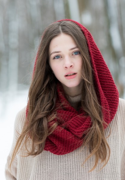 Sophia - a 17-year-old girl with blue eyes photographed by Serhiy Lvivsky in January 2022, picture 13