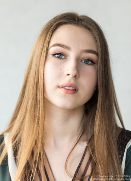Vika - a 17-year-old girl with blue eyes and natural fair hair photographed in June 2019 by Serhiy Lvivsky, picture 10