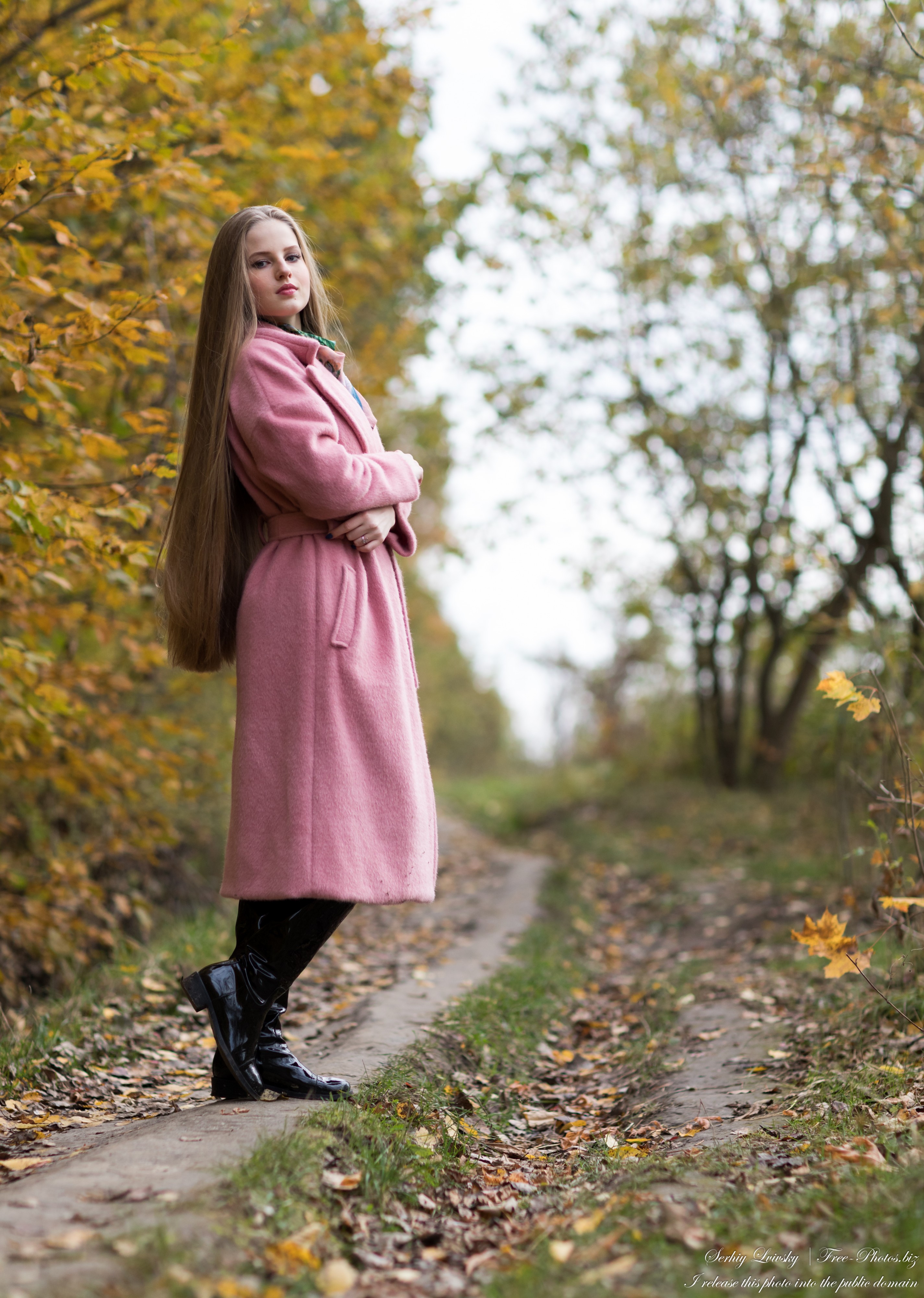 Diana  - an 18-year-old natural blonde girl photographed in October 2020 by Serhiy Lvivsky, picture 35