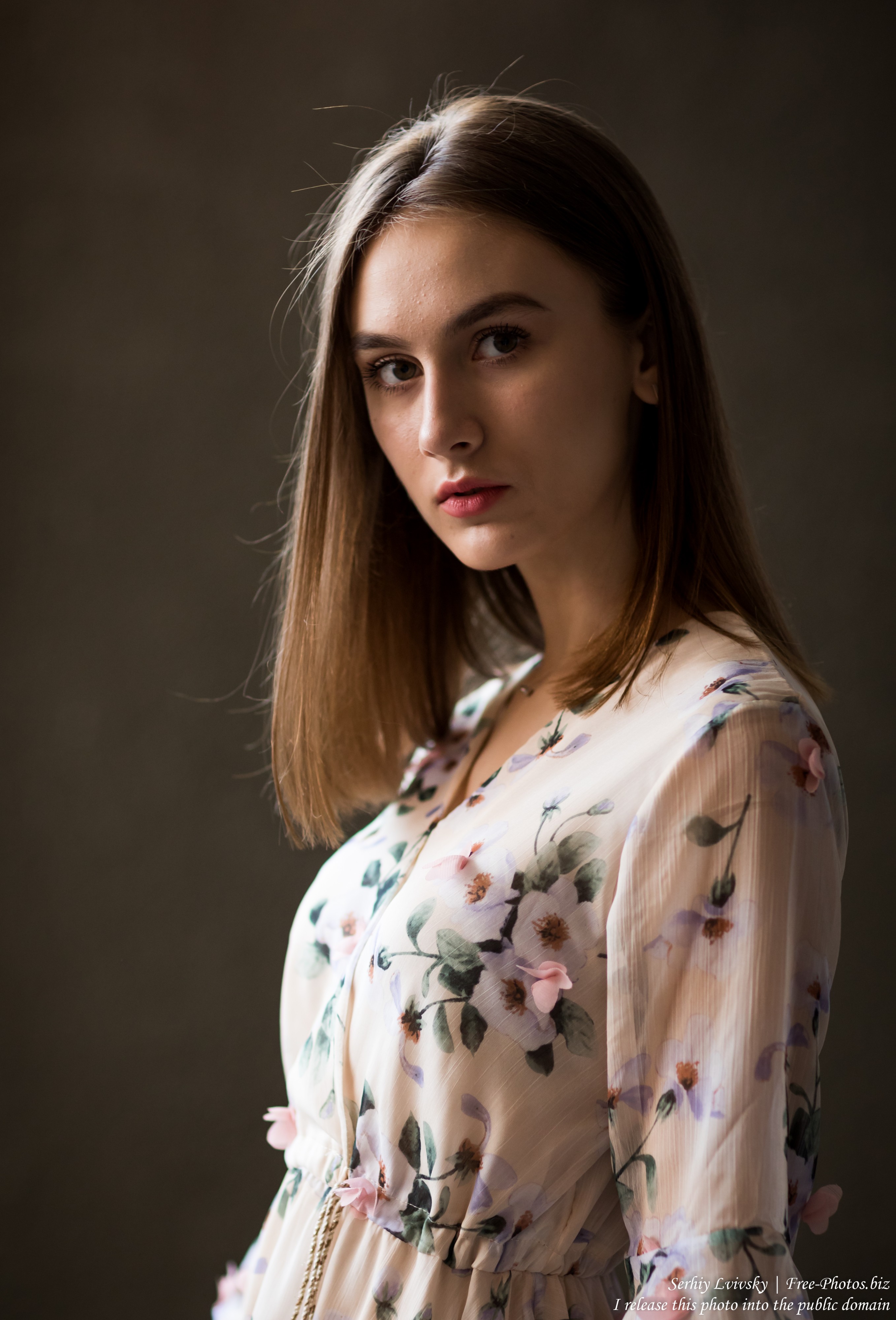 Julia - a 15-year-old girl photographed in July 2019 by Serhiy Lvivsky, picture 10