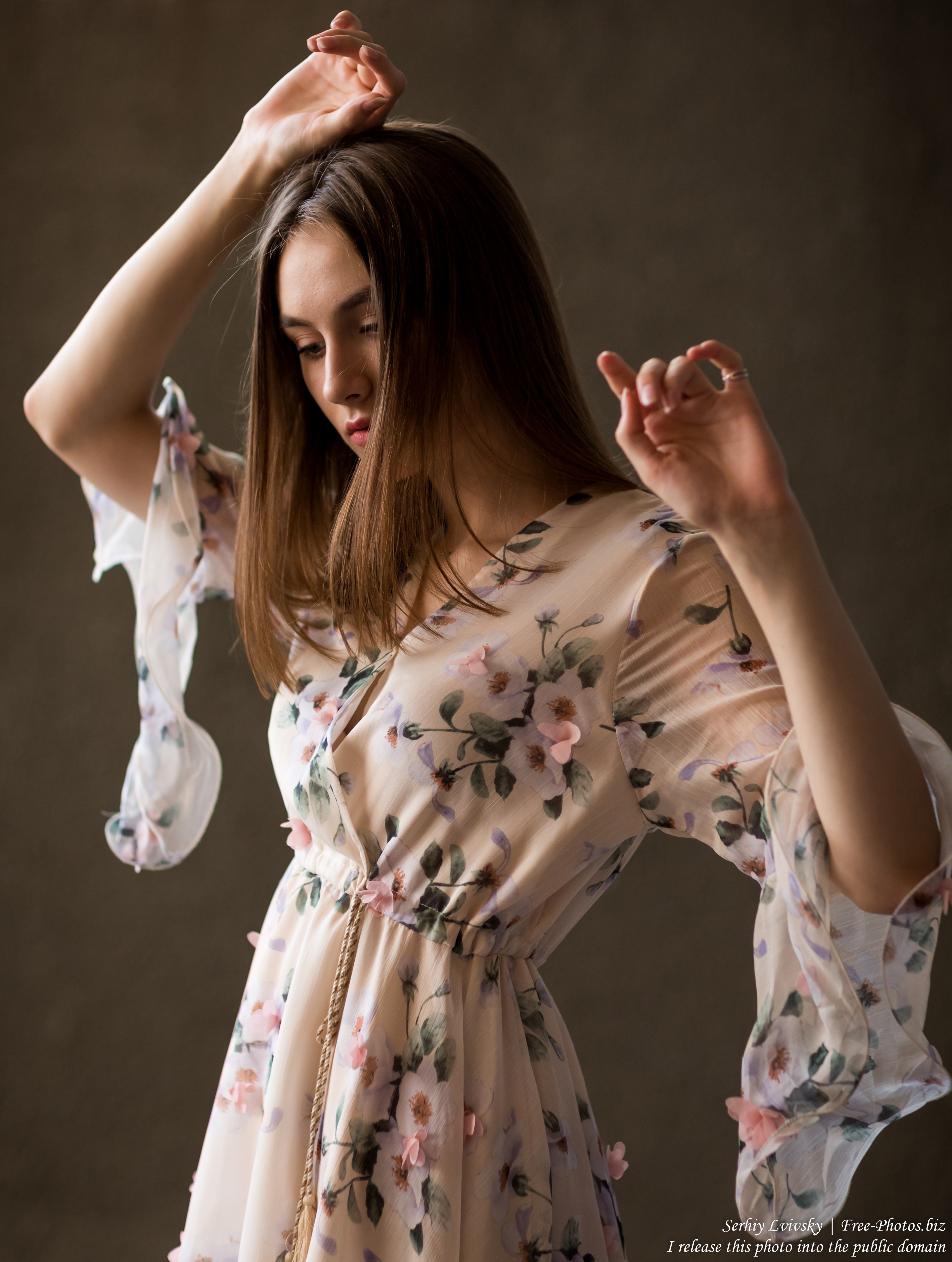 Julia - a 15-year-old girl photographed in July 2019 by Serhiy Lvivsky, picture 13