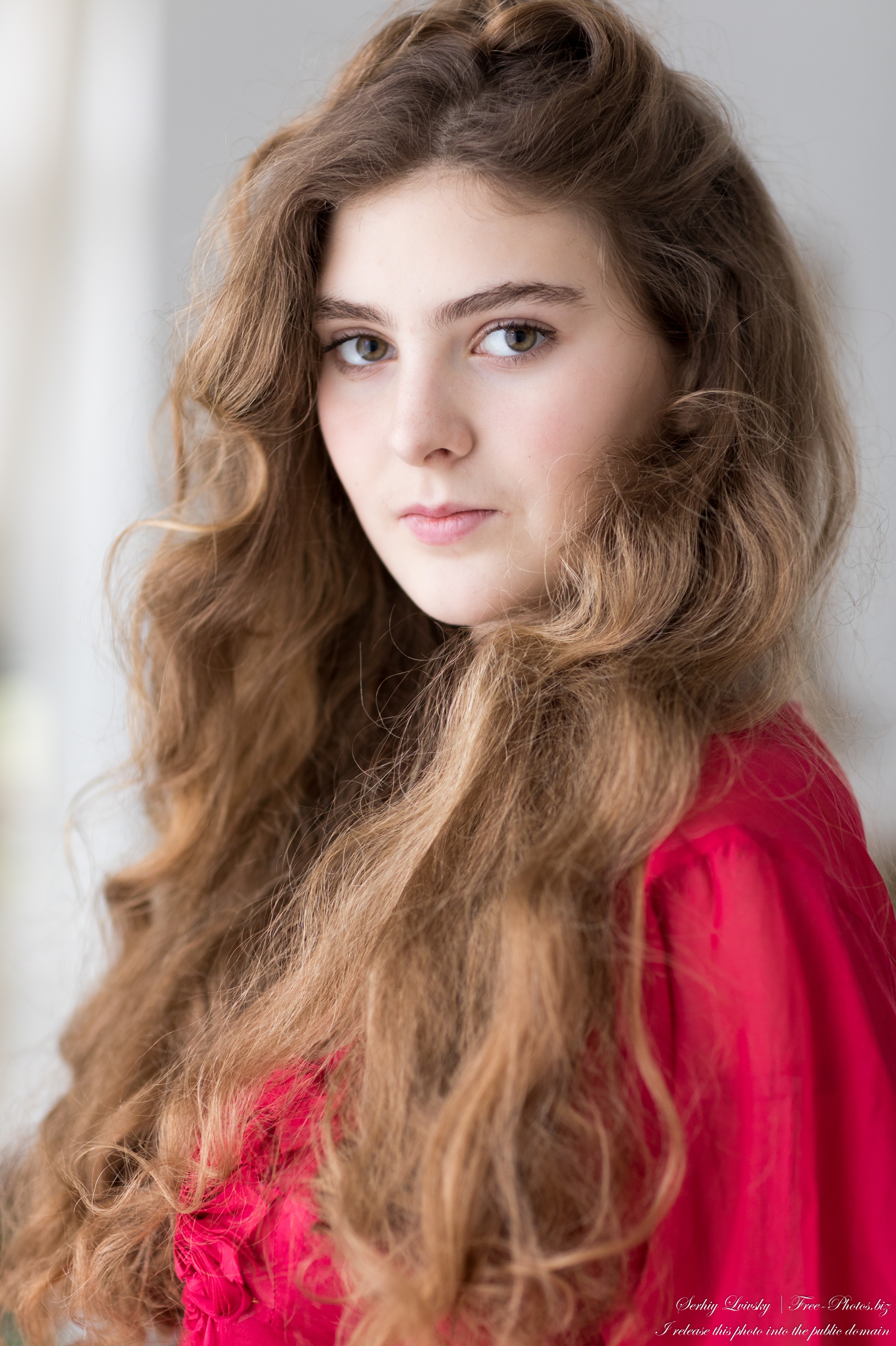 Kornelia - a 15-year-old girl with curly hair photographed in March 2023 by Serhiy Lvivsky, picture 30