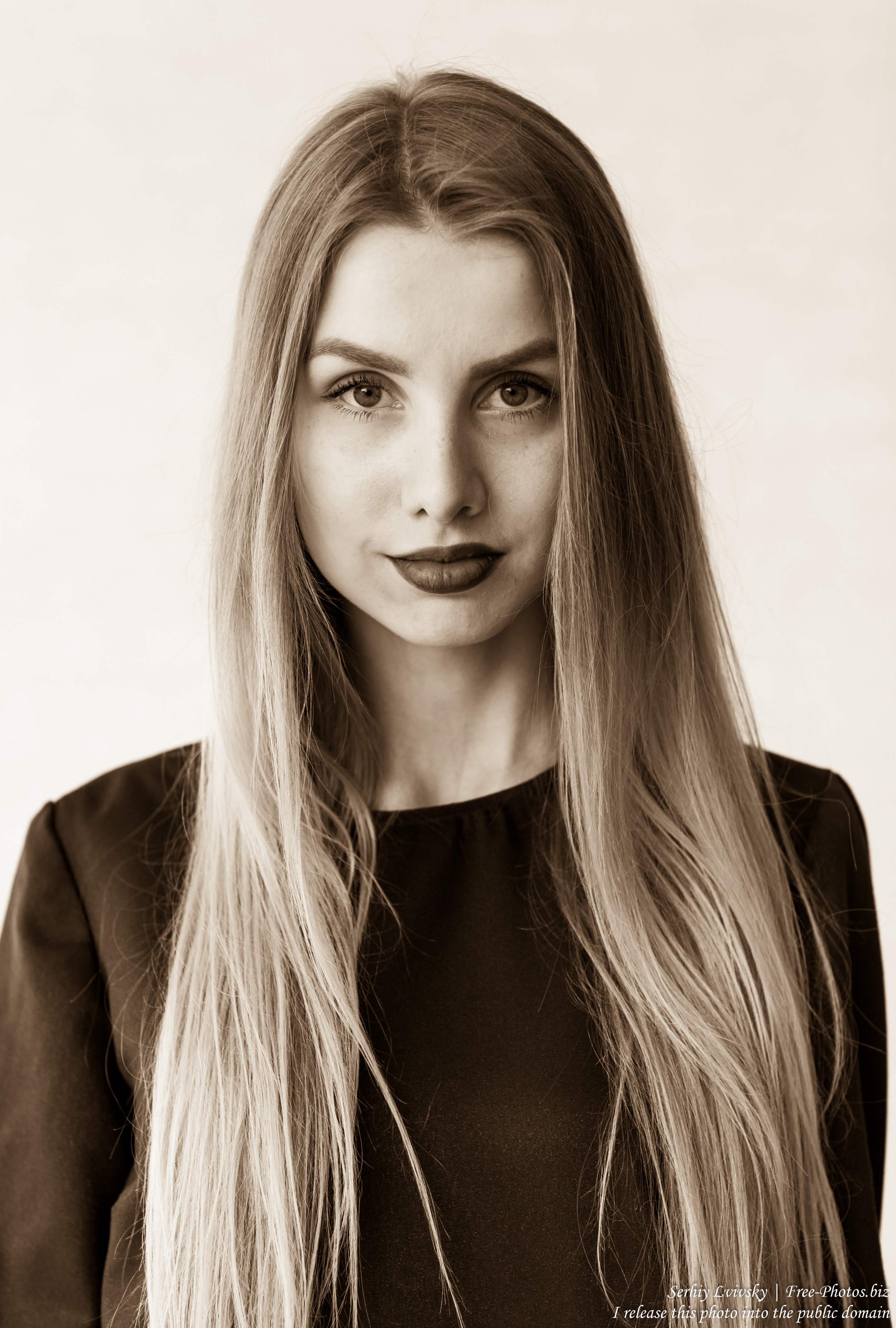 Lila - a 21-year-old natural blond girl photographed in May 2017 by Serhiy Lvivsky, picture 18