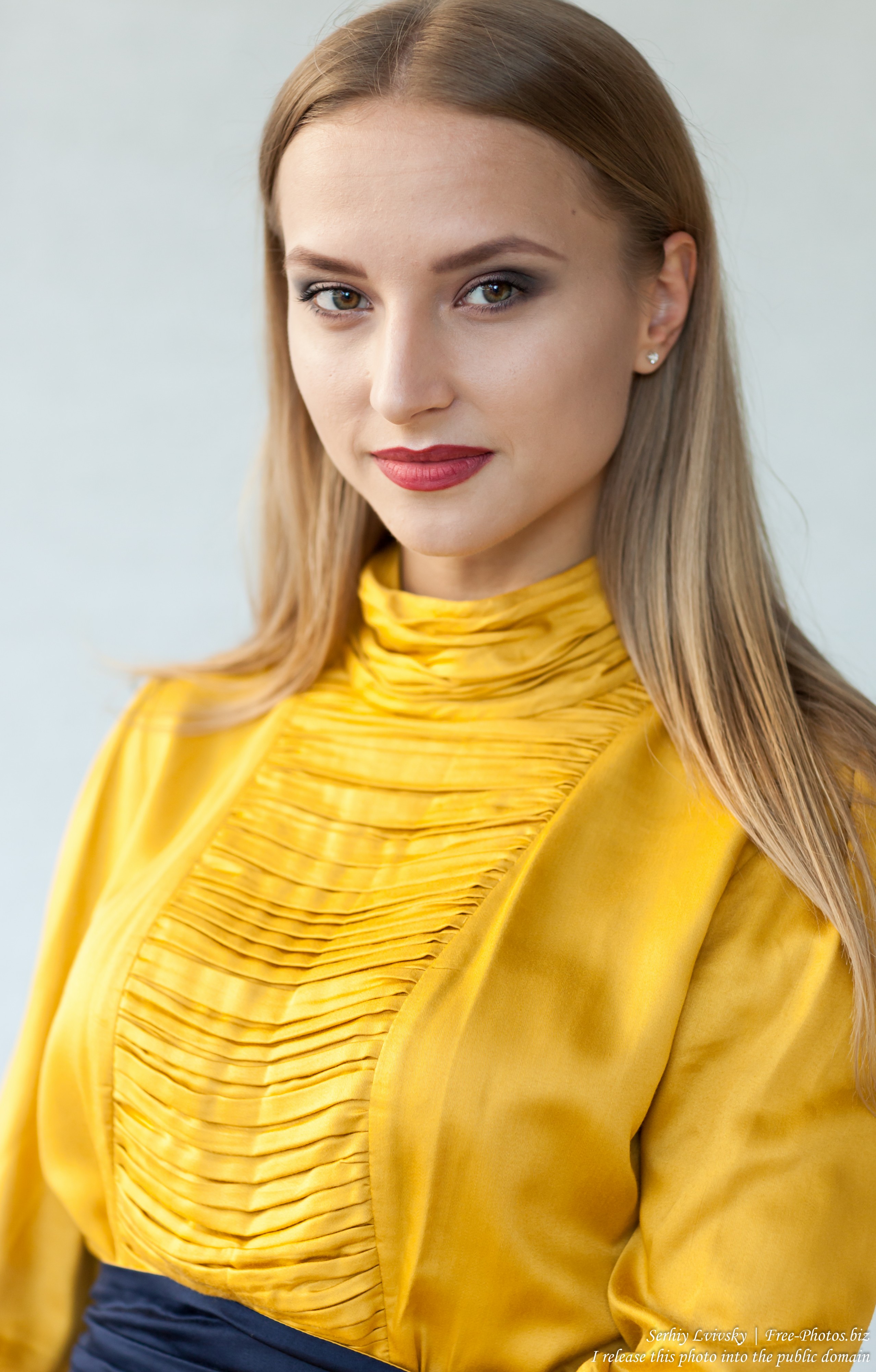Marta - a 21-year-old blonde creation of God photographed by Serhiy Lvivsky in August 2017, picture 3