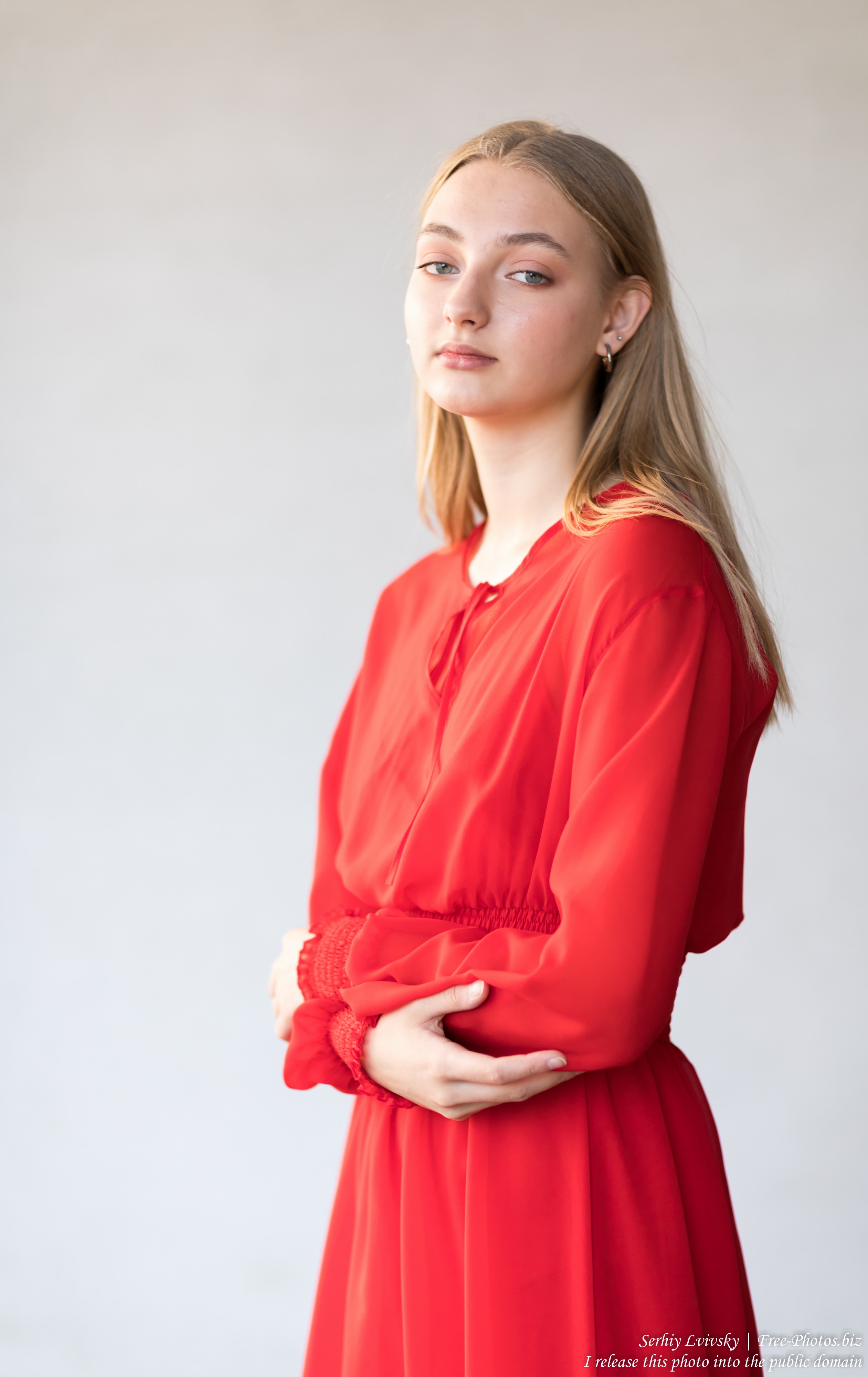 Nastia - a 16-year-old natural blonde girl photographed in September 2019 by Serhiy Lvivsky, picture 6