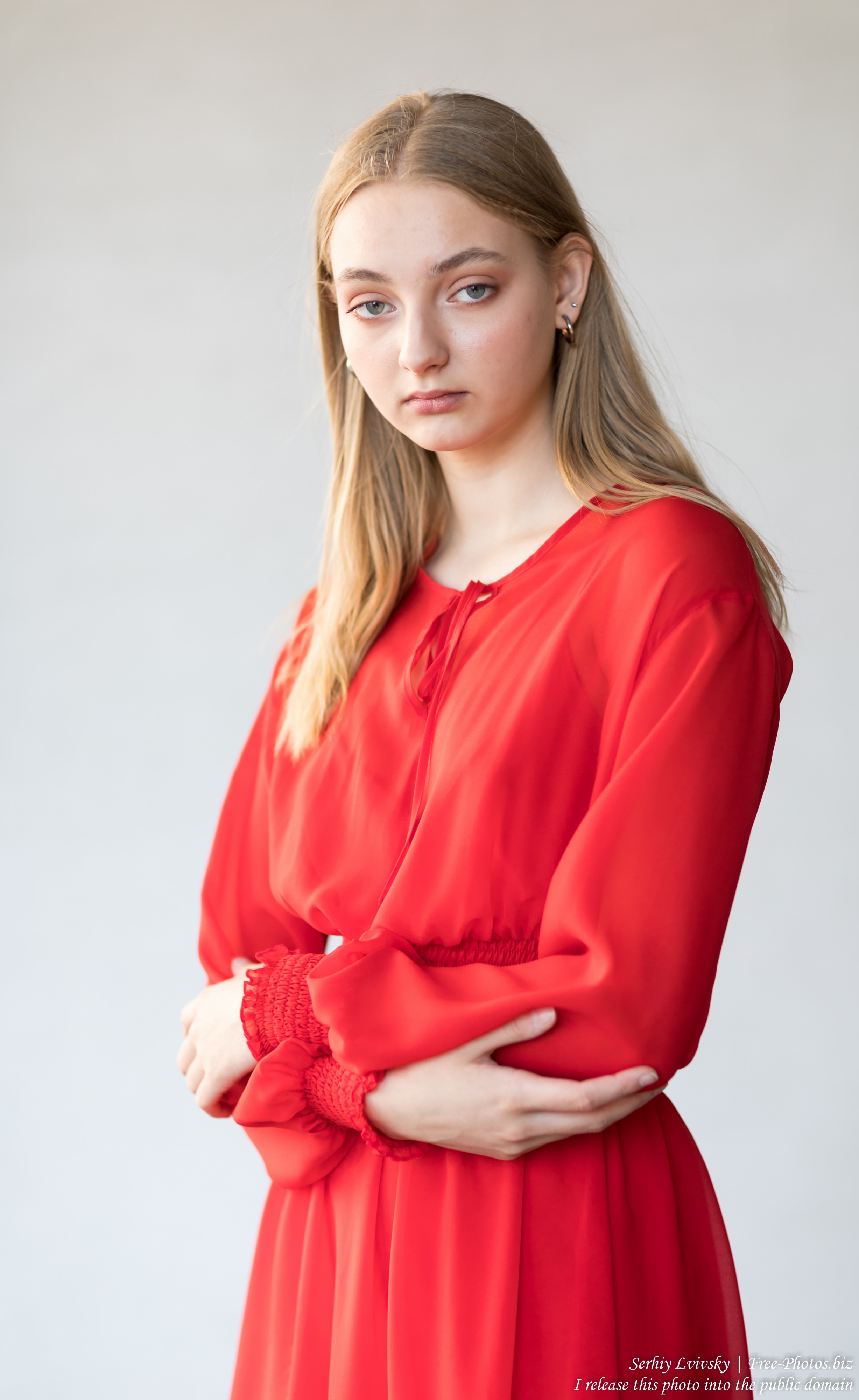 Nastia - a 16-year-old natural blonde girl photographed in September 2019 by Serhiy Lvivsky, picture 12