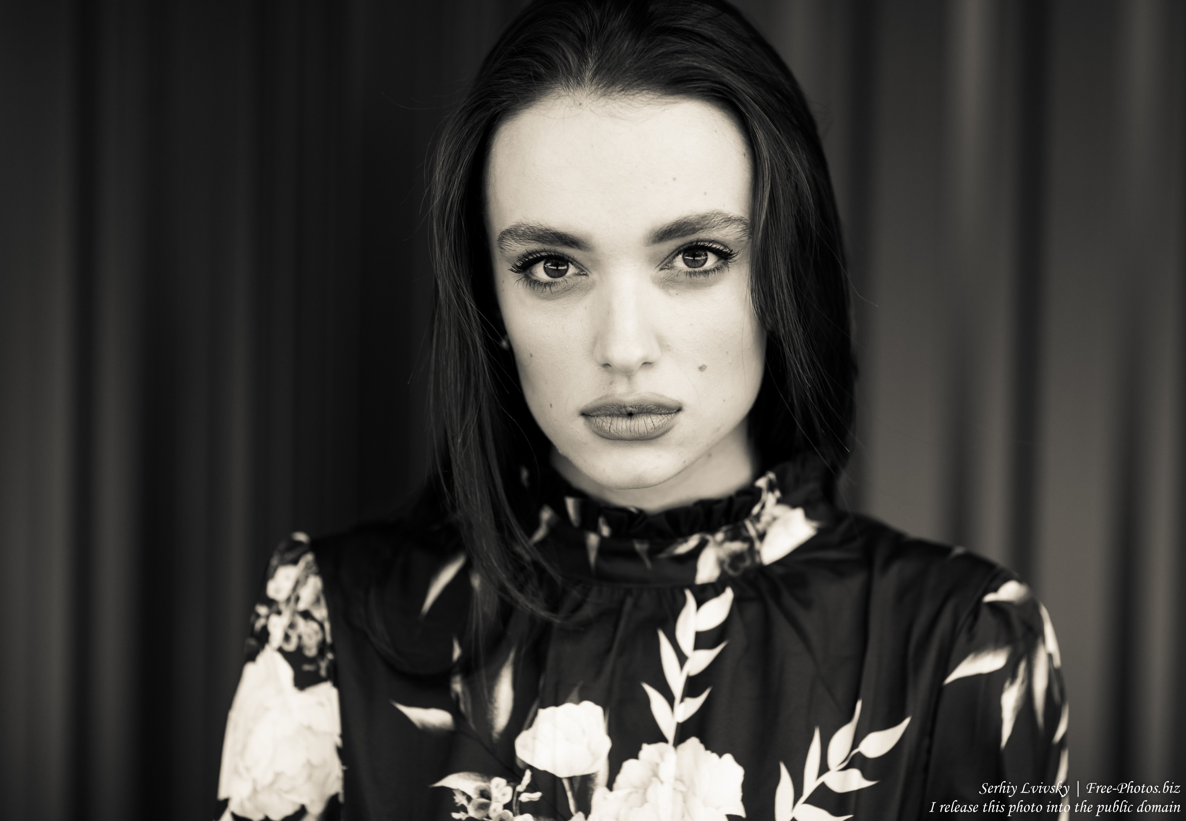 Tonya - a 23-year-old brunette girl photographed in August 2019 by Serhiy Lvivsky, picture 15