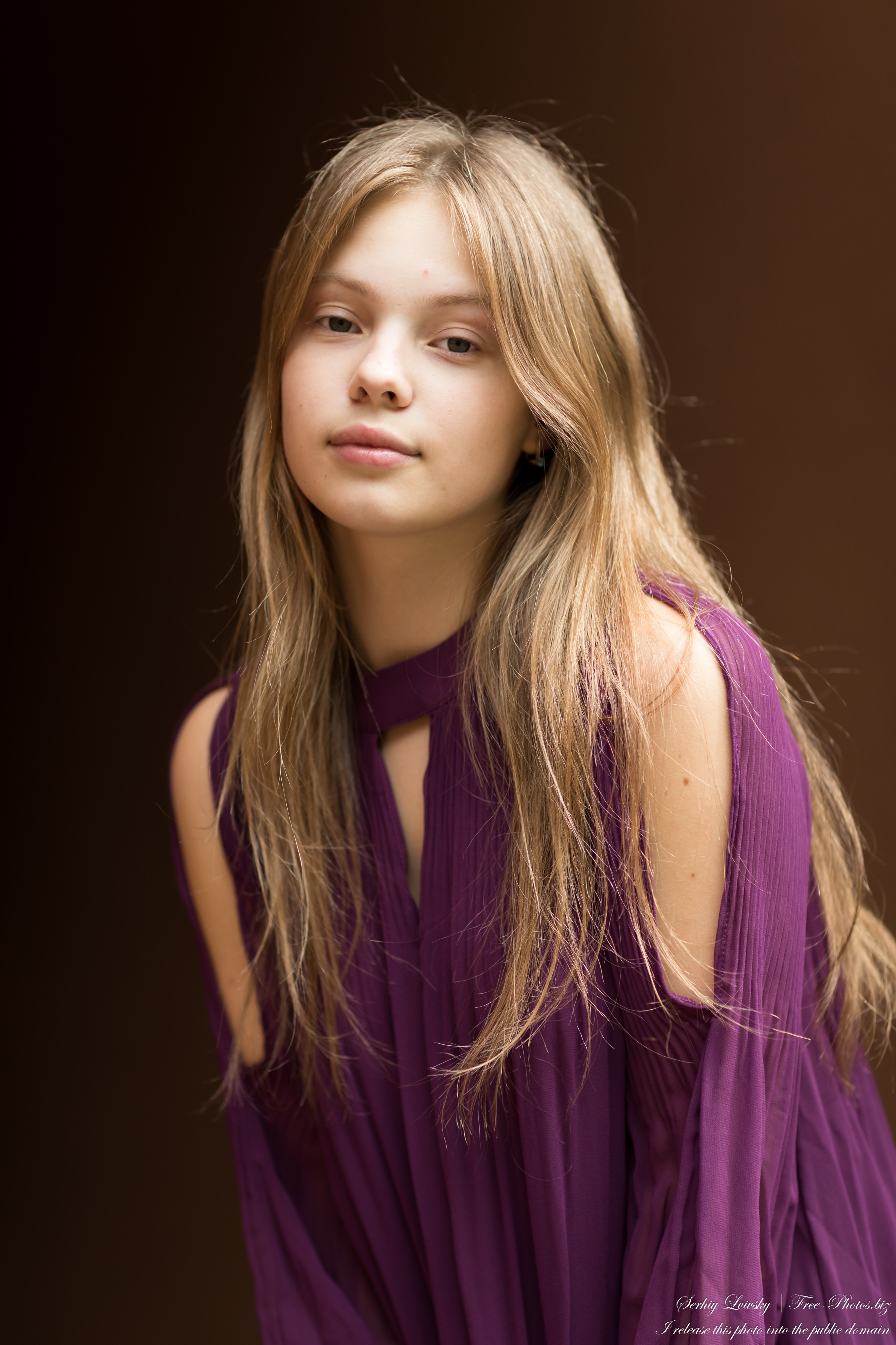 Ustyna - a 17-year-old natural fair-haired girl photographed in September 2021 by Serhiy Lvivsky, picture 10