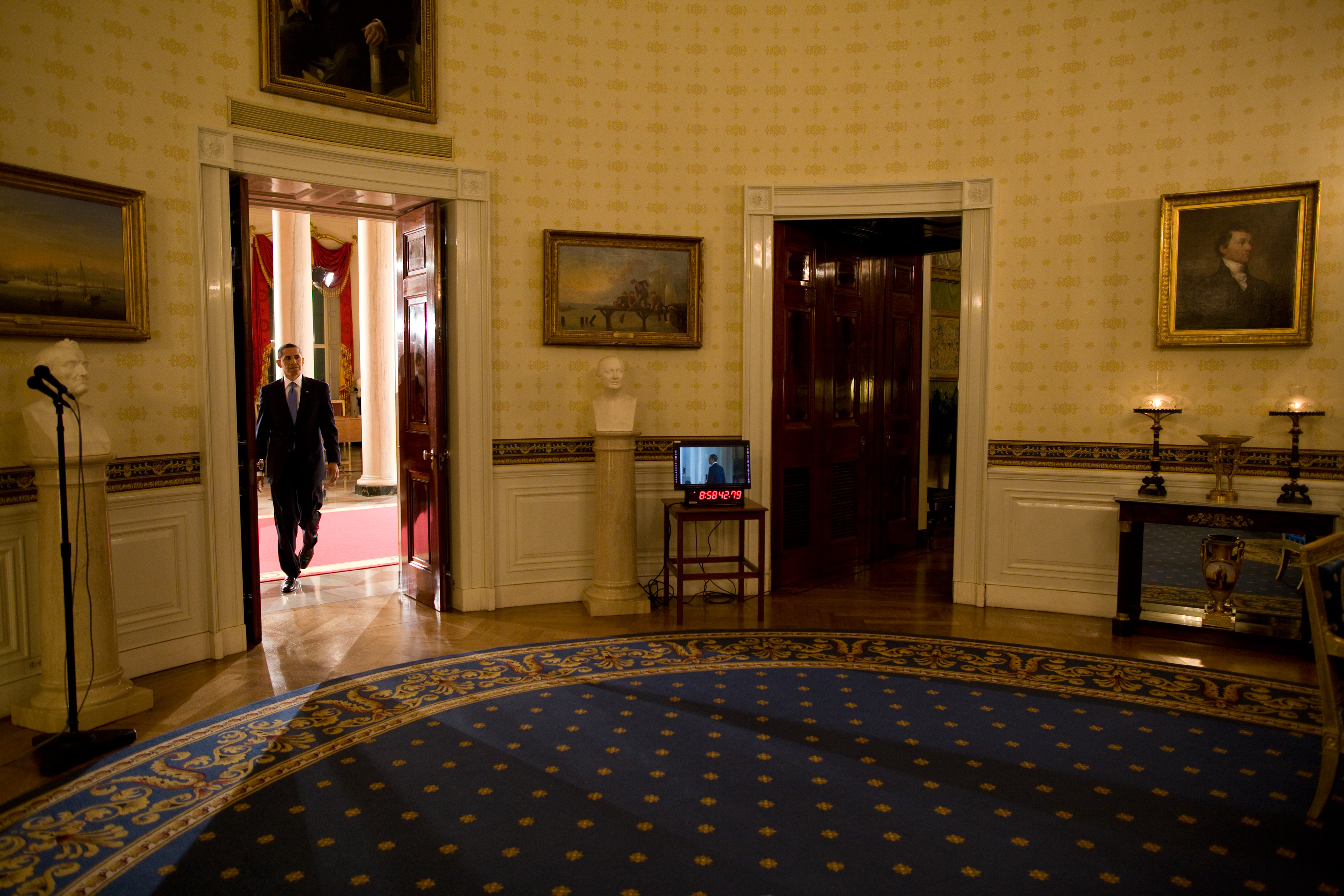 Barack Obama returns to the Blue Room 2009-04-29