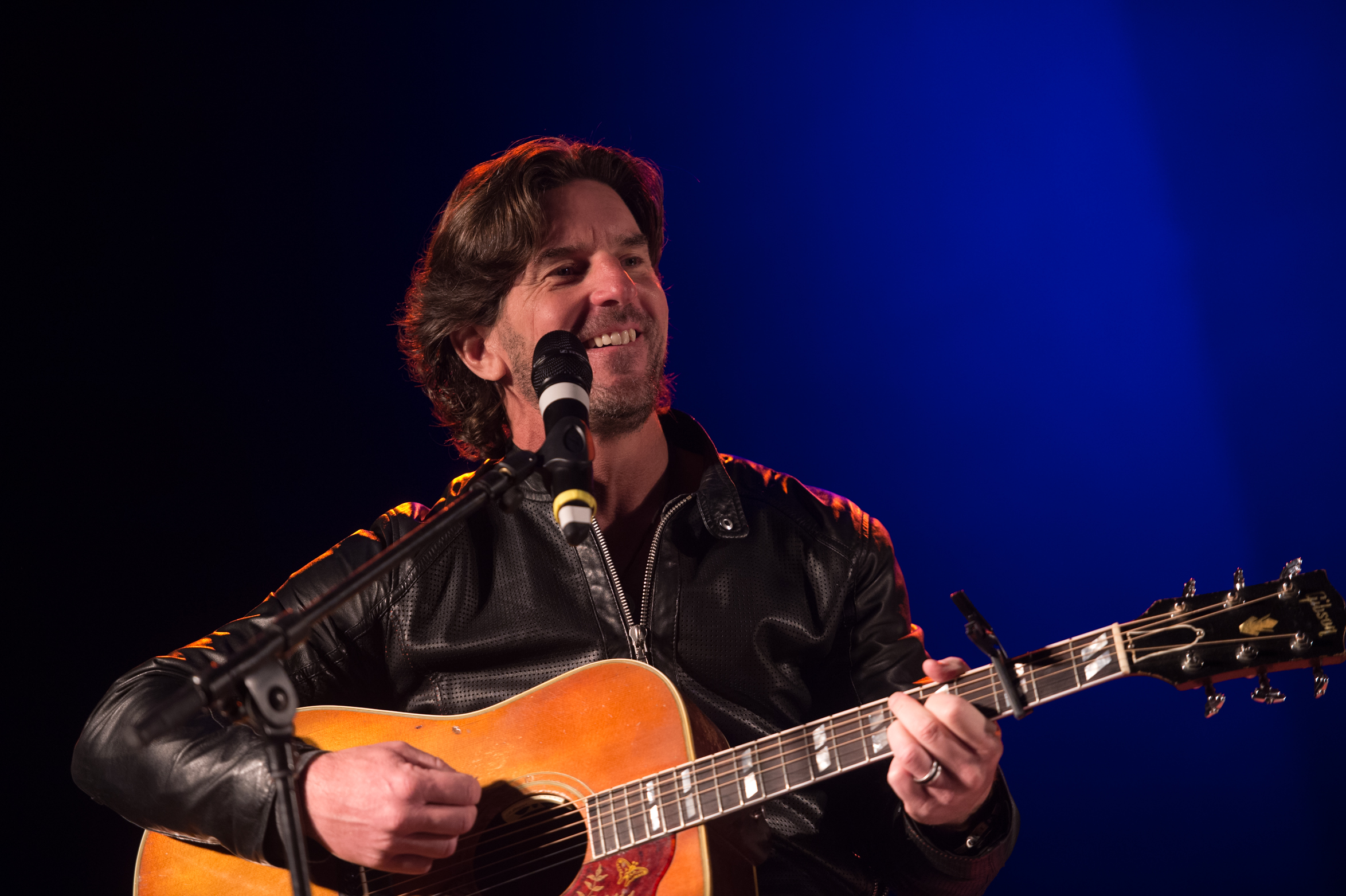 Brett James performing at Ramstein Air Base, 2015