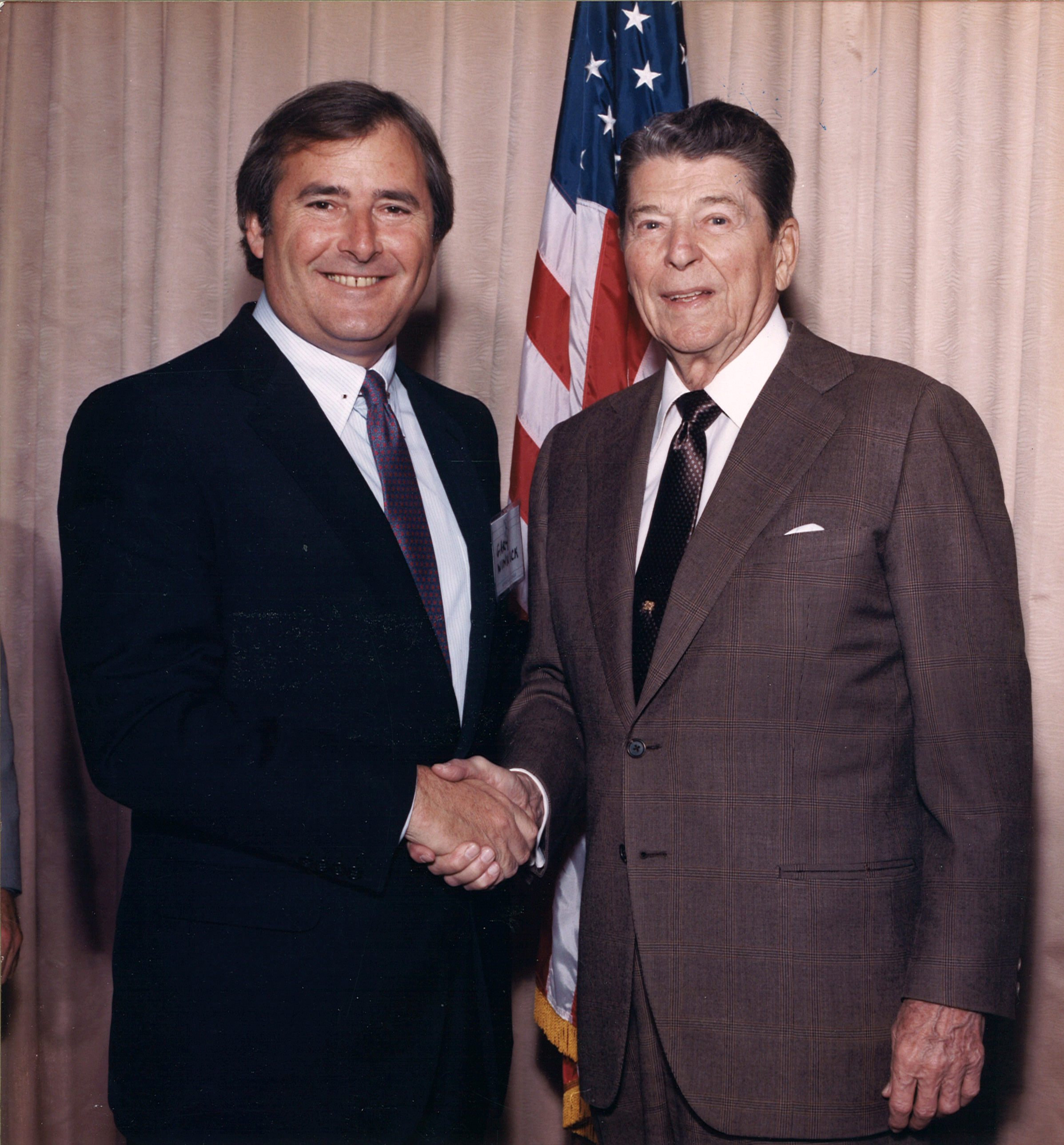 Gary Winnick and President Ronald Reagan (14442536058)
