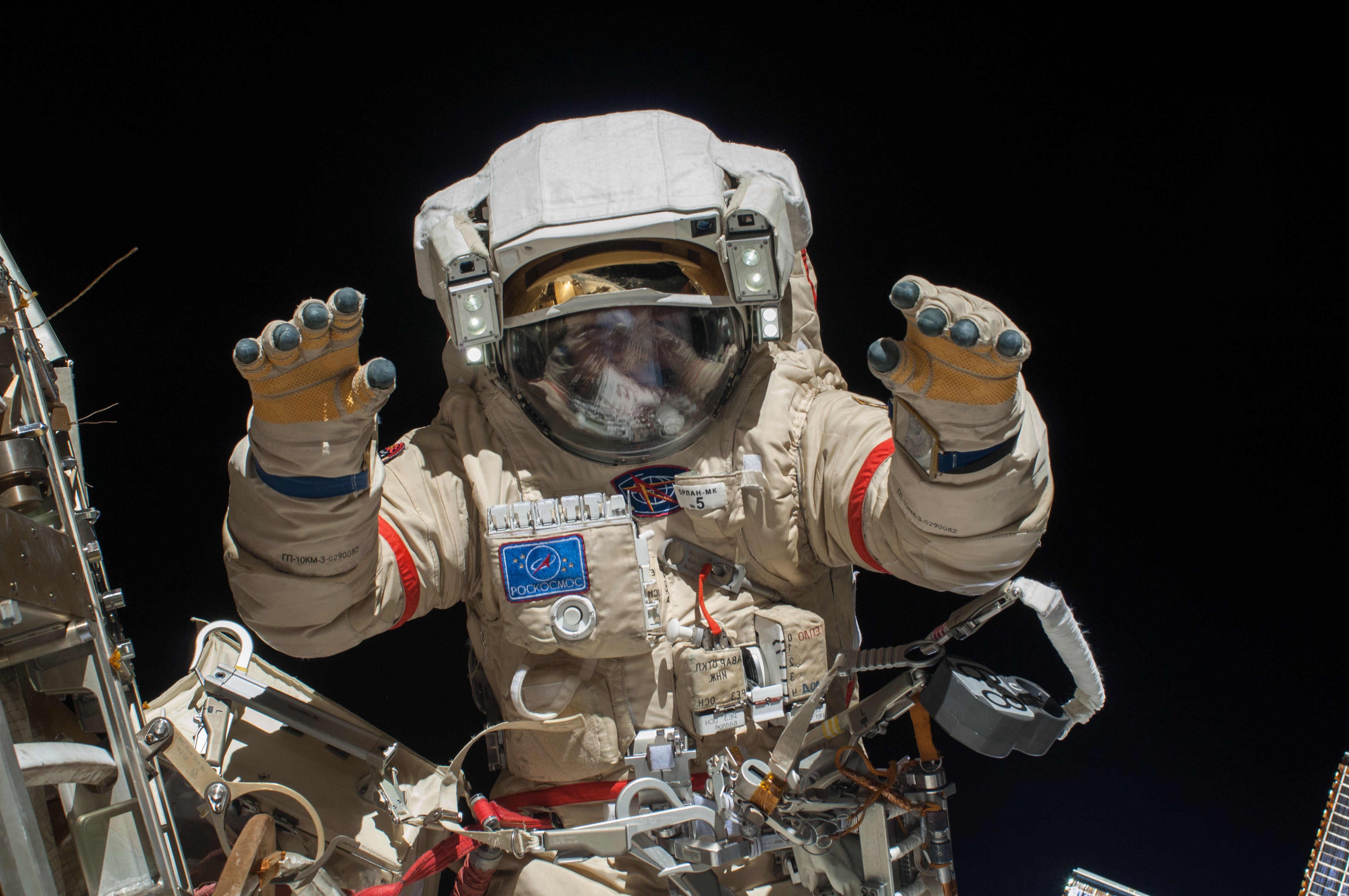 ISS-37 EVA (f) Oleg Kotov