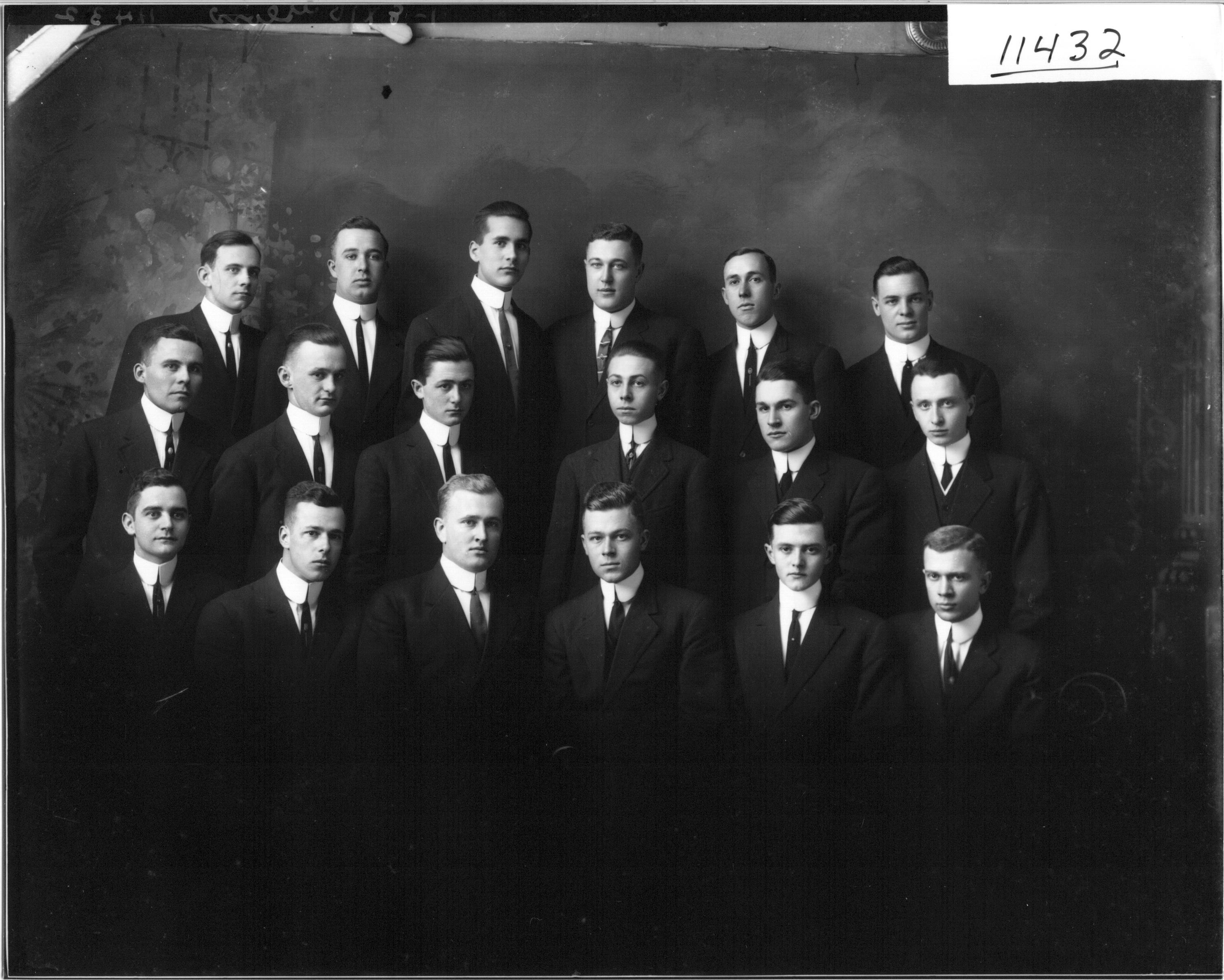 Phi Delta Theta group portrait 1912 (3190616653)